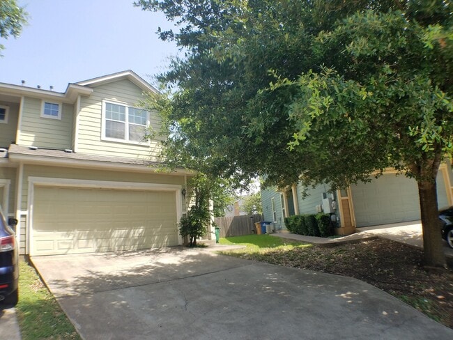 Building Photo - 2500 Allred Dr Unit 2500-B ALLRED