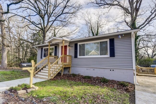 Photo - 284 Barfield Ave SW