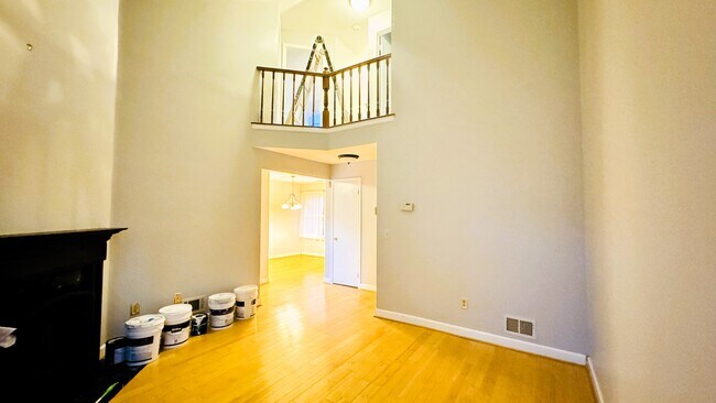 Photo - 69 Renaissance Ln