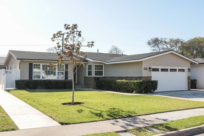 Building Photo - Lovely 3BR home in Award Winning Tustin School District!
