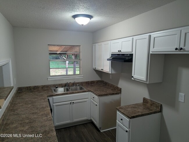 Photo - 2628 Hillcrest Dr