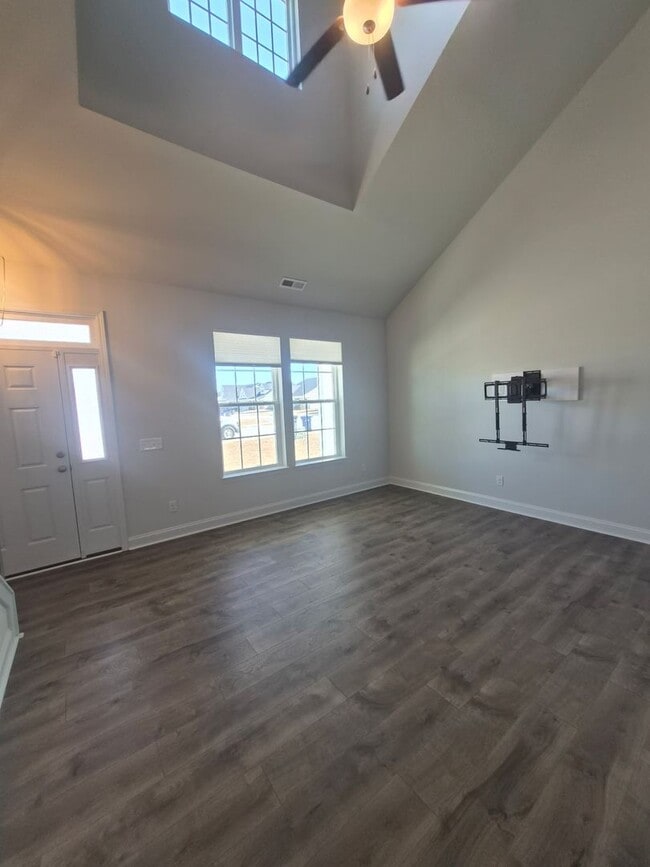 Photo - 301 Harvest Mdw Xing