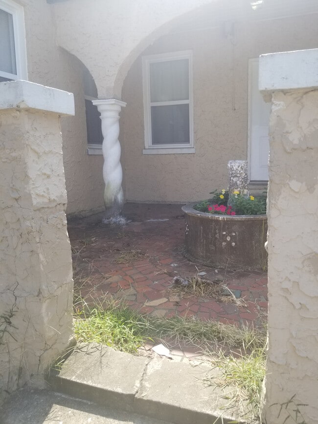 Photo - 2806 E 5th Ave