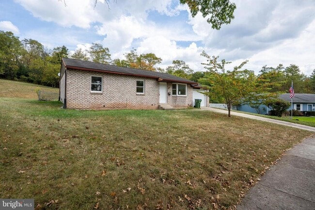 Photo - 3748 Tudor Dr