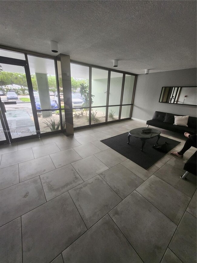 Photo - 2771 Taft St Unit 111