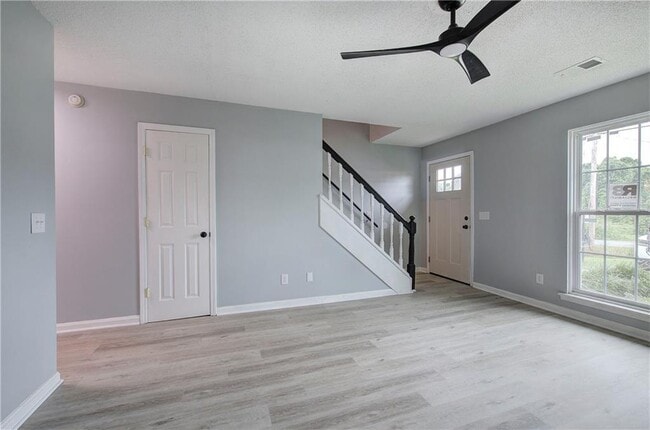Photo - 128 Evergreen Trail SE