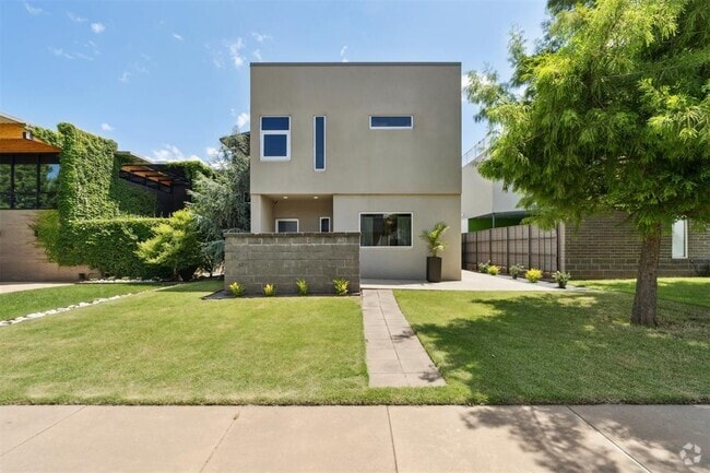 Building Photo - 608 NW 7th St Rental