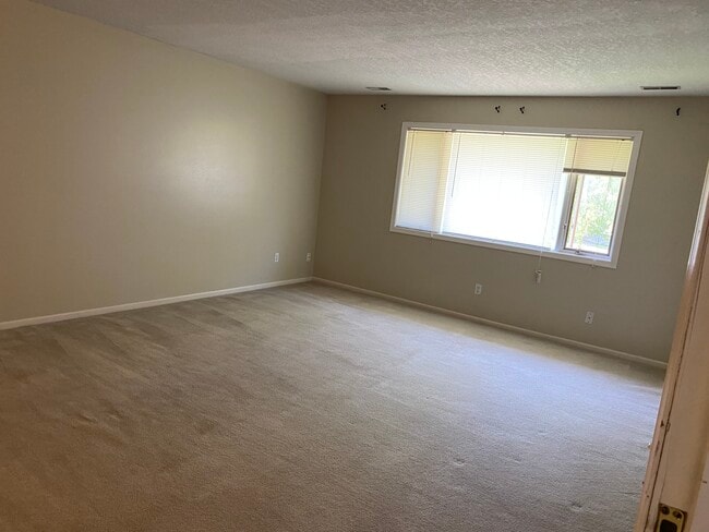 Photo - 305 N 2nd St Unit 4