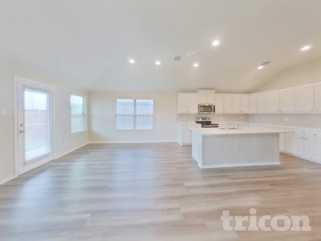 Photo - 2557 Hadley St