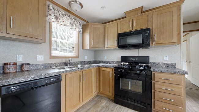 Photo - Port Royal Village