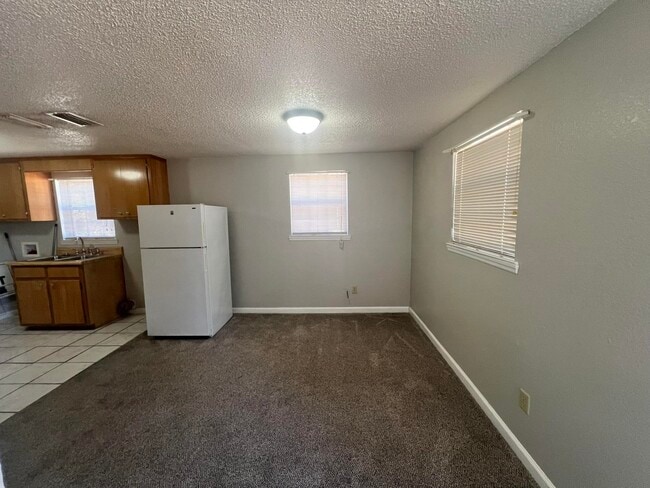 Photo - 1614 Lonnie Rd