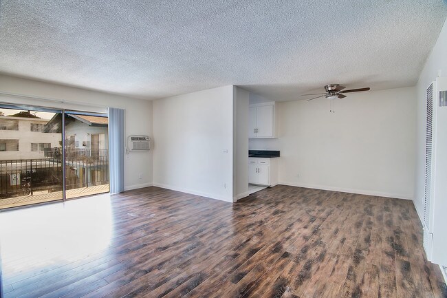 Photo - 8330 Willis Ave