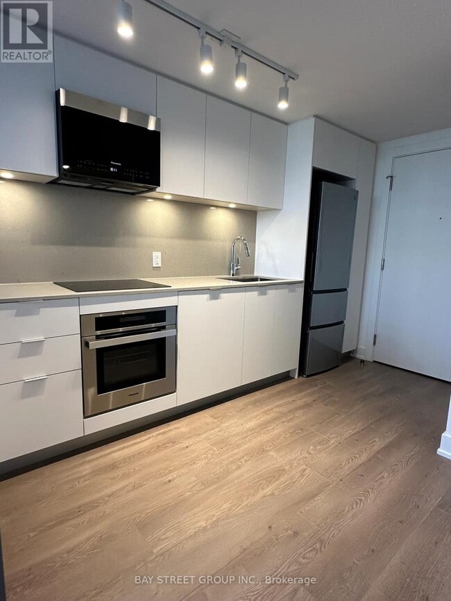 Photo - 8 Cedarland Dr Unit 1203