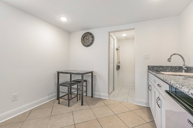 Photo - 901 Perrin Dr