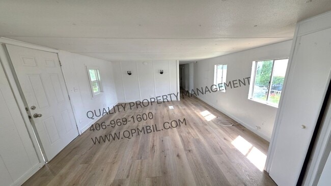 Building Photo - 1807-1821 CANARY 3909-3911 BLUEBIRD Unit 1809 CANARY AVE