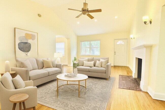 Photo - 410 Pinecrest Dr