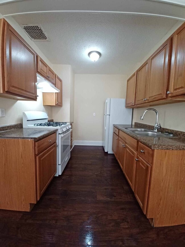 Photo - Whitestone Manor Apartments