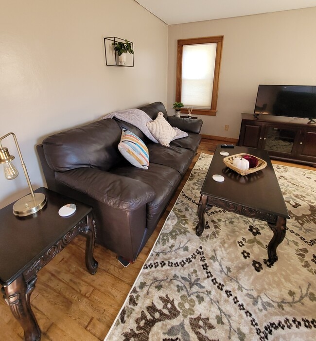 Photo - 411 Adams Ave Unidad Fully furnished