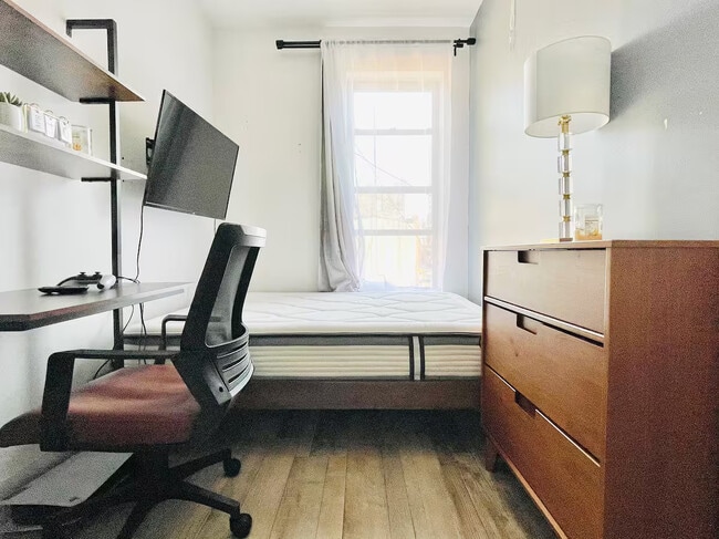 Photo - Large HDTV Room, AC, 15 min to Manhattan #125 Unidad 4FL