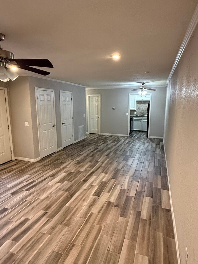 Building Photo - 819 Hardy Springs Cir Unit A