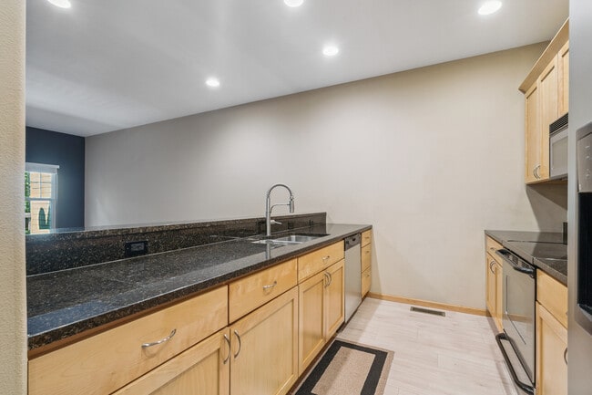 Photo - 1894 N Dubuque Rd