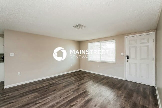 Photo - 3 Bedroom Pet-Friendly Home in Port Richey, FL with Main Street Renewal