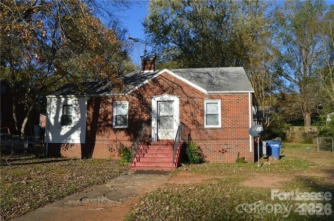 Building Photo - 316 Westwood Dr