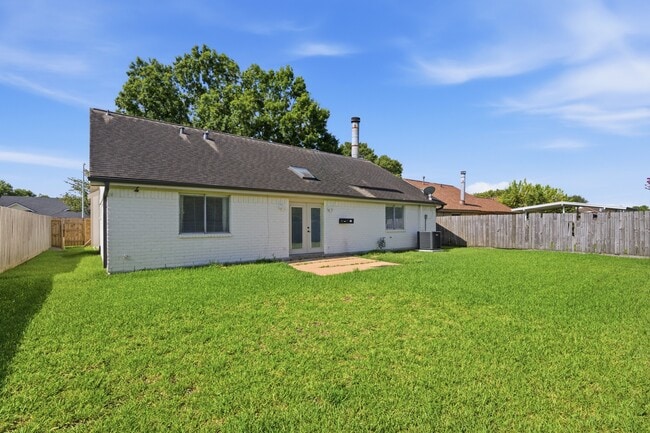 Photo - 1805 Whitebriar Dr