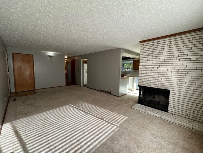 Photo - Northwest Area 3 Bedroom 2 Bath Rancher