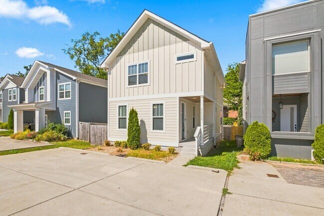 2209 24th Ave N