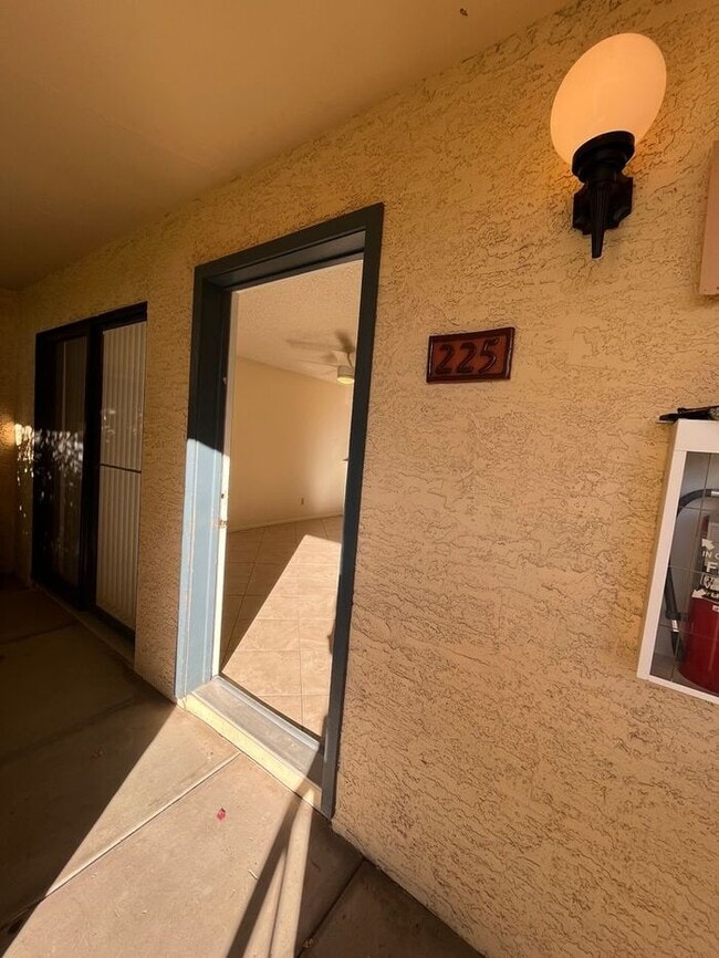 Photo - 1201 S McClintock Dr