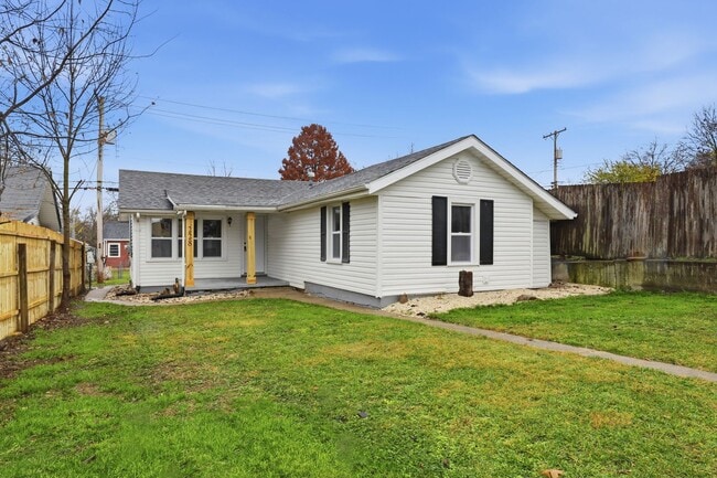 Building Photo - 228 E Siebenthaler Ave