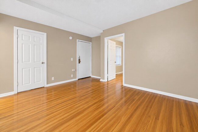 476 Herschel St Unit 4