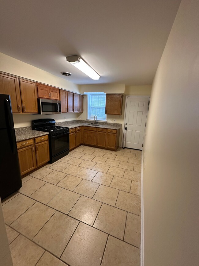 Photo - 115 N Curley St