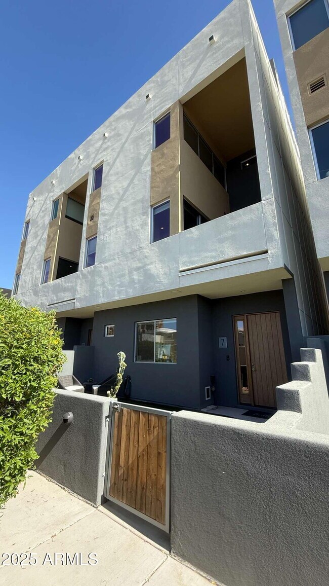 Photo - 3150 E Glenrosa Ave Townhome