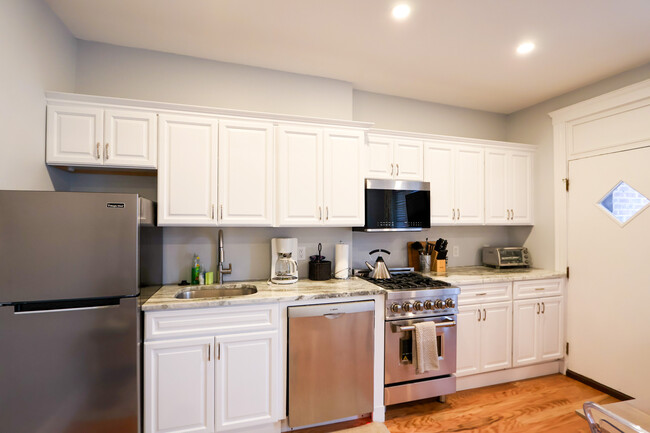 Kitchen - 185 Chestnut Hill Ave Apartment Unit 6