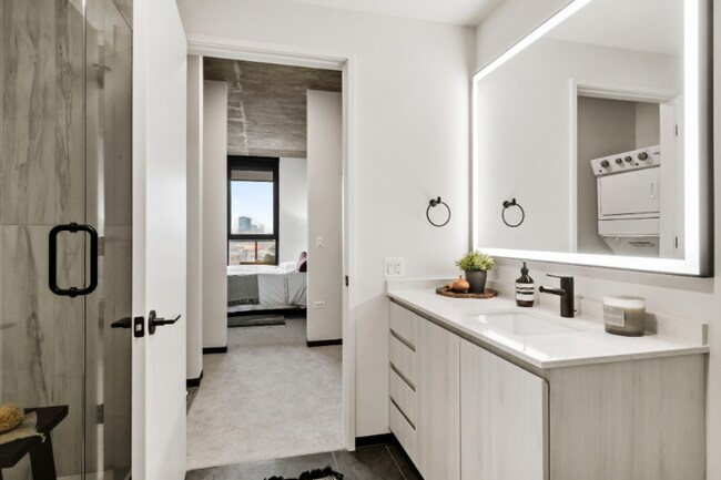 Photo - 1494 W Randolph St