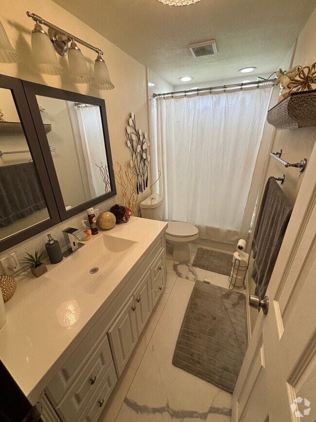Building Photo - 1584 Stanford Ct Rental