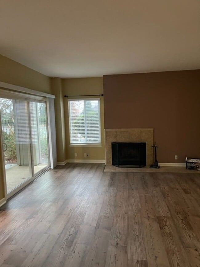 Photo - Beautiful Bottom Floor Unit in Ridgecrest Condos! Month to Month Lease! Unit 119