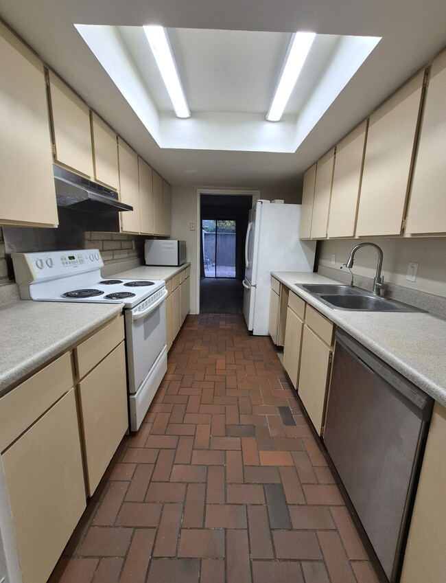 Photo - 5701 E Glenn St