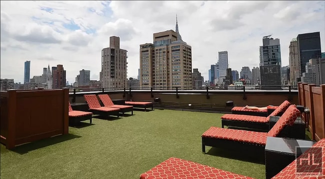 Photo - East 39th Street Unidad 24A