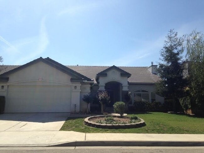 Building Photo - NE Fresno home - Clovis Schools, near shopping & FWY 168!
