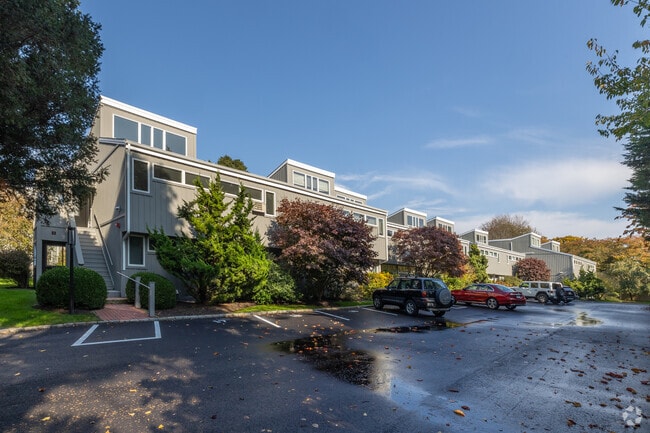 Photo - Hampton Mews Apartments