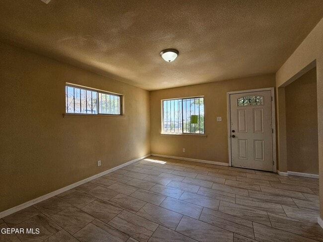 Photo - 6005 Tampa Ave