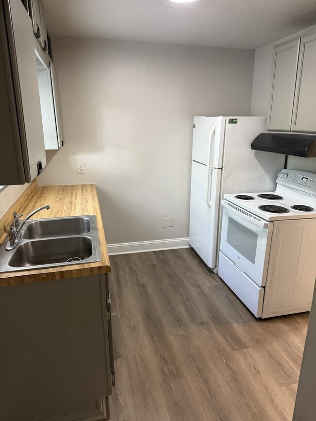 Photo - 3401 Hazelwood Ln Unit Apt 2