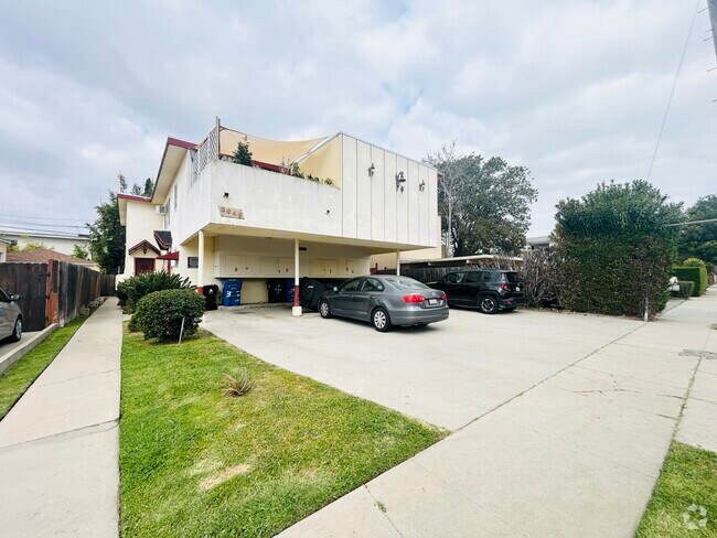 Building Photo - 3645 Kelton Ave Unit 2 Rental