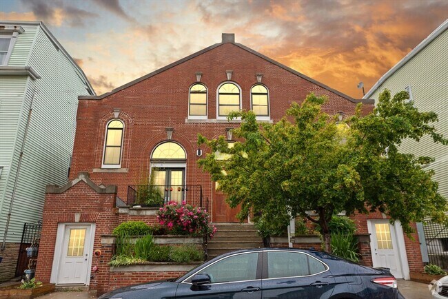 Building Photo - 336 Saratoga St Unit 3 Rental