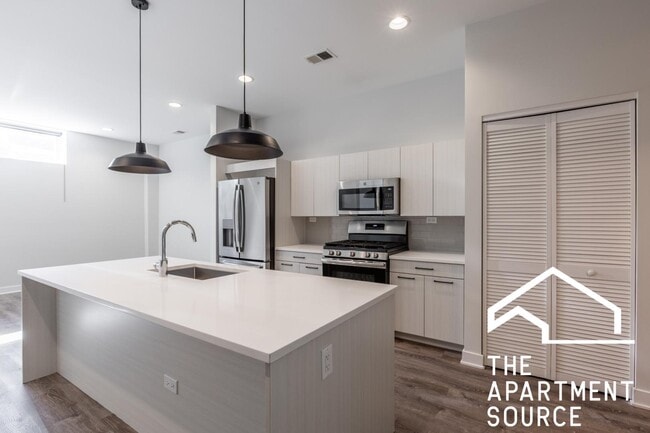 2250 W Lawrence Ave Unit 2