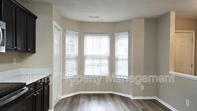 Photo - 310 Virens Dr