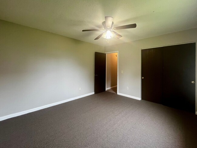 Photo - 3326 Kendale Dr